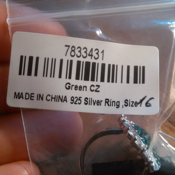 Simulated White and Green Diamond Sunburst Sterling Silver Ring (Size 6) - Picture 11 of 11